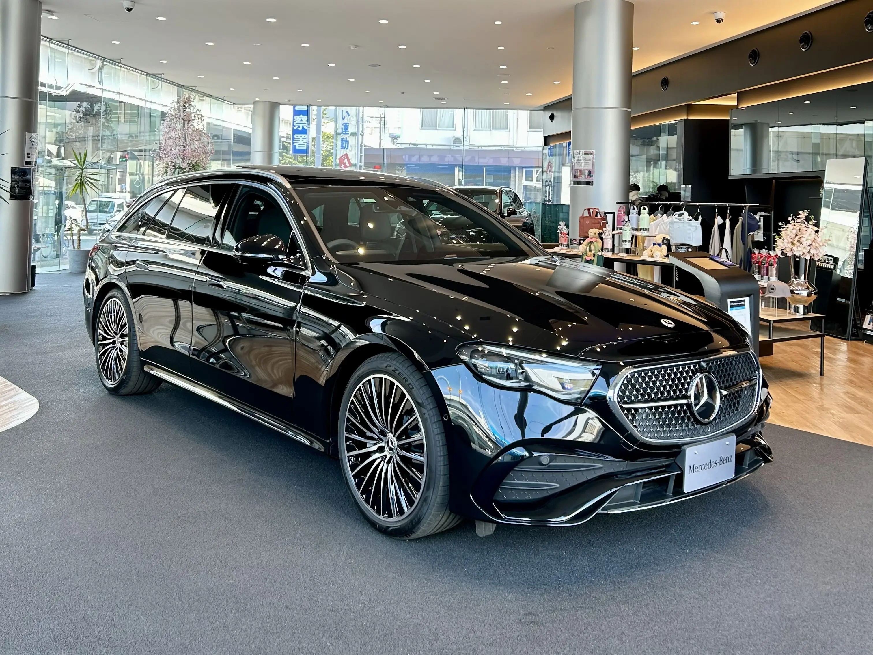 【横浜中央】展示車”E 220 d Stationwagon（ISG）”のご紹介
