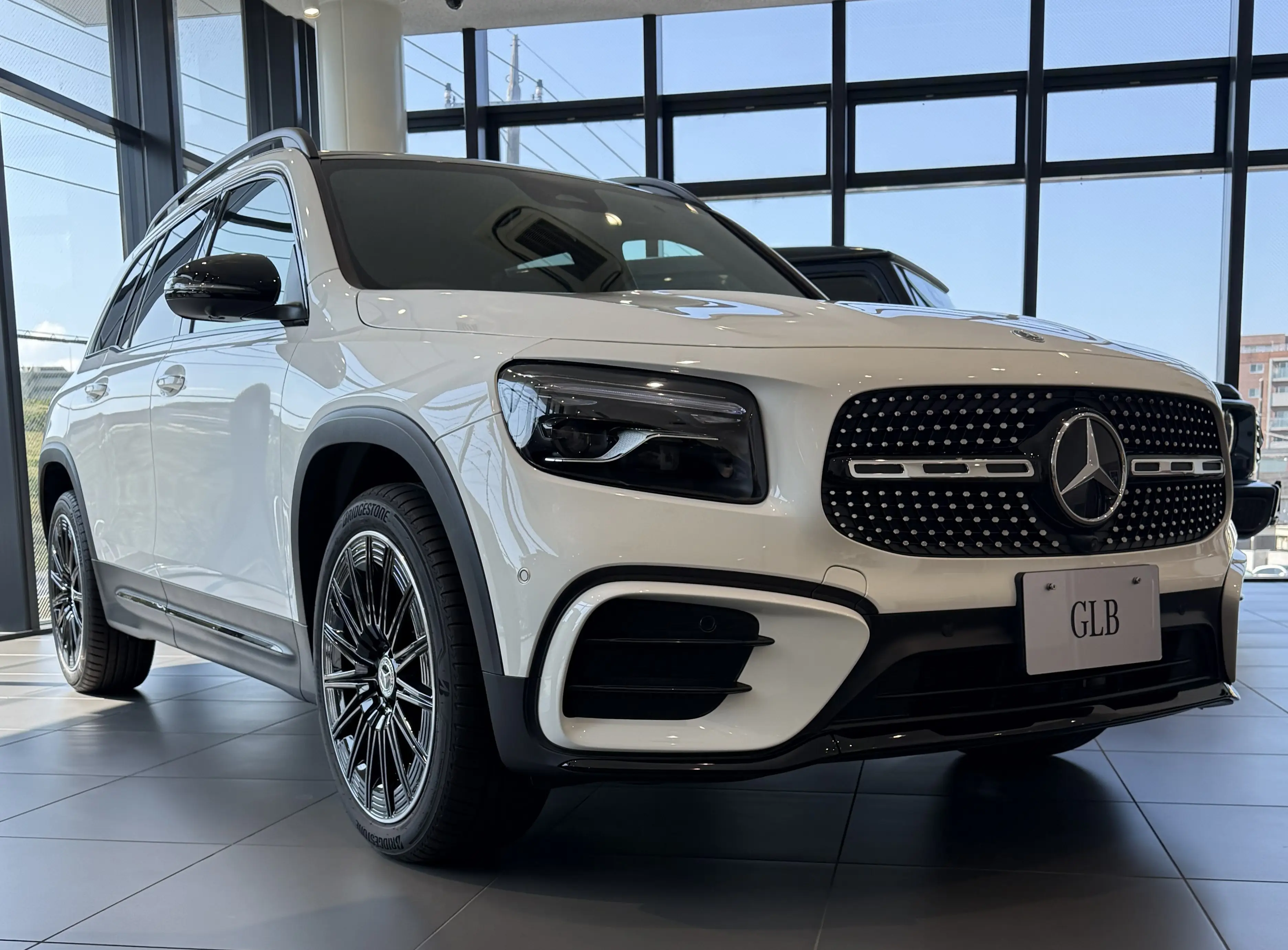 【新百合ヶ丘】展示車「GLB 180 Urban Stars」のご紹介