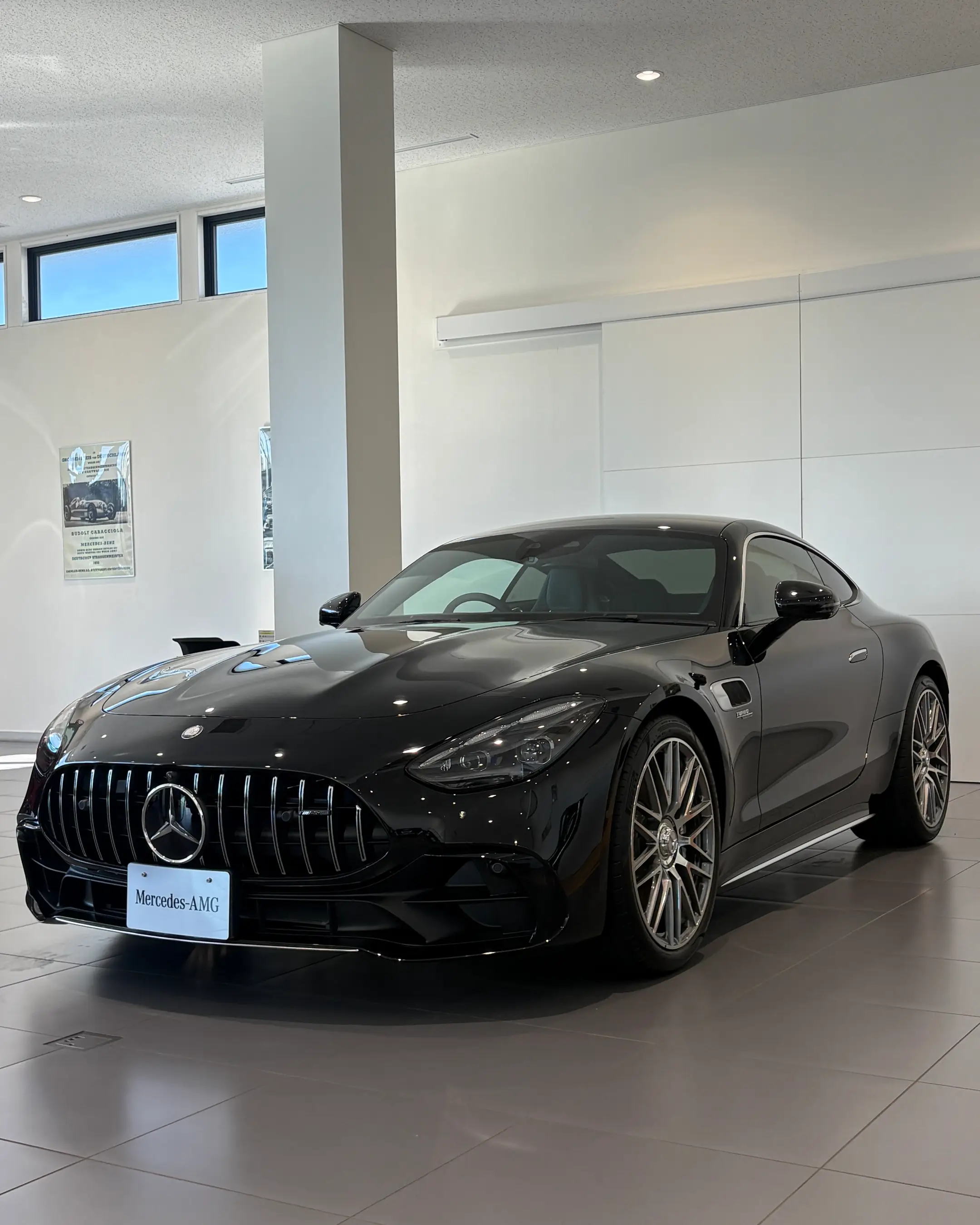 【多摩】展示車「Mercedes-AMG GT 43 Coupe」のご紹介