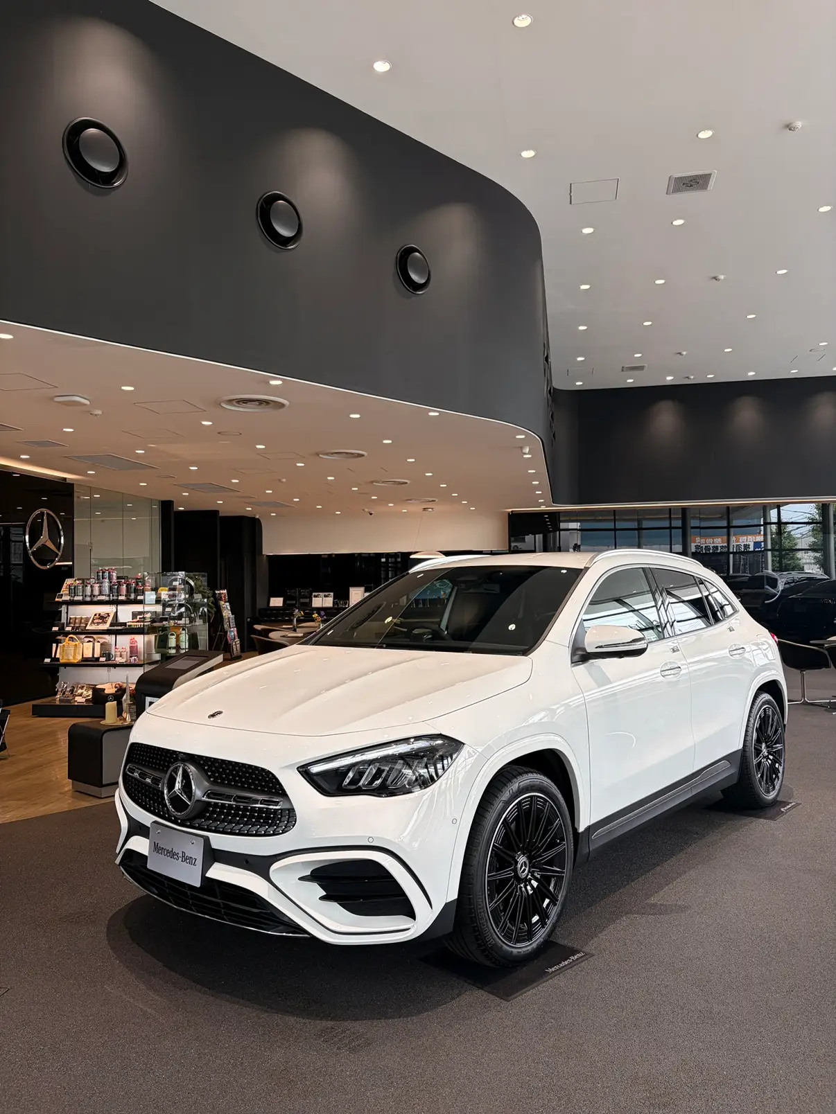 【横須賀】New！展示車「GLA 200 d 4MATIC Urban Stars」のご紹介
