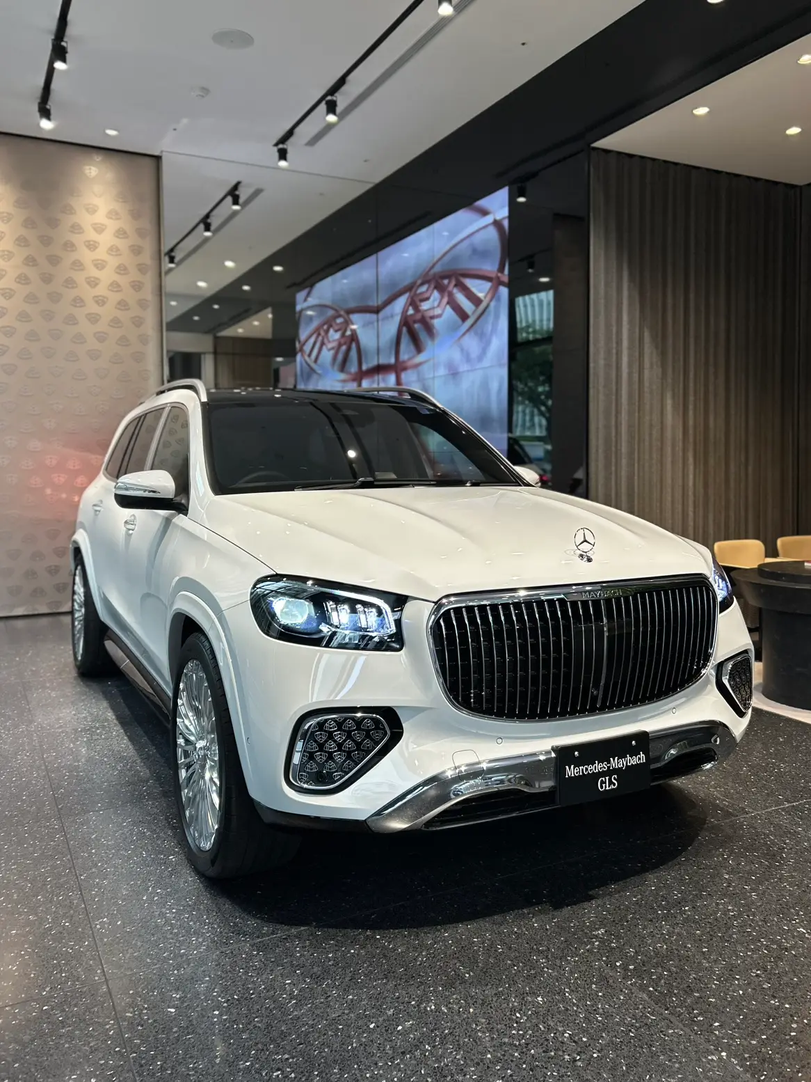 【スターズ＠メルセデス・ベンツ銀座】展示車「Mercedes-Maybach GLS 600（ISG）」のご案内